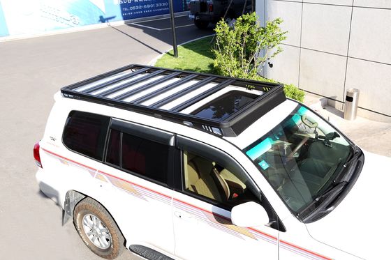 Offroad accessoires dakrekken en zijladders voor Nissan-voertuigen
