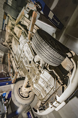 Oorspronkelijke auto-matching motor beveiliging onder het lichaam skid plaat voor Toyota LC100 2008-2011