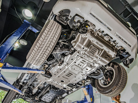 Beschermingsfunctie Motorbeschermingsskidplaat onder dekking Skidplaat voor Toyota Prado