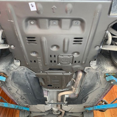 Alfa Romeo Giulia Motorbescherming met Magnesium-Aluminium-Skid Plate in zwart