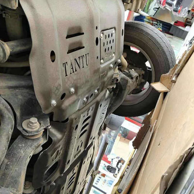 Zwarte verf 5,0 mm chassis beschermplaat voor 2018-2019 Toyota Tundra zware voertuig