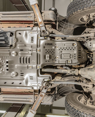 Zwarte poedercoated Wrangler JL uitlaatpijp skid plaat op maat 2018-2019 jaar