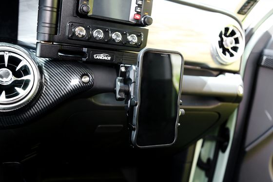 Rood Accessoires voor terreinvoertuigen Centrumconsole van universele aluminiumlegeringen Radiostation van het voertuig Schakelpaneel