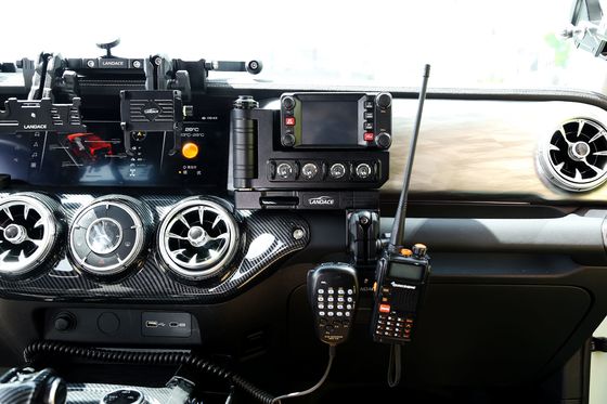 Rood Accessoires voor terreinvoertuigen Centrumconsole van universele aluminiumlegeringen Radiostation van het voertuig Schakelpaneel