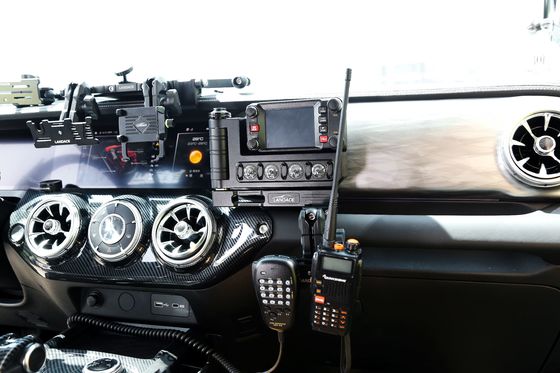 Rood Accessoires voor terreinvoertuigen Centrumconsole van universele aluminiumlegeringen Radiostation van het voertuig Schakelpaneel