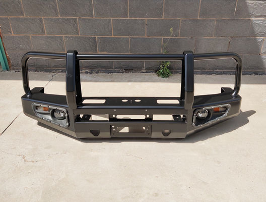 Voeg stijl en functionaliteit toe aan uw Toyota LC79 met achterbumper en banddrager