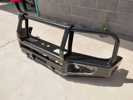 Voeg stijl en functionaliteit toe aan uw Toyota LC79 met achterbumper en banddrager