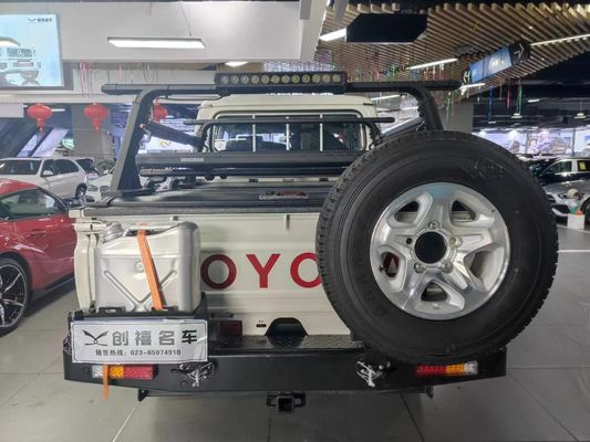 Voeg stijl en functionaliteit toe aan uw Toyota LC79 met achterbumper en banddrager