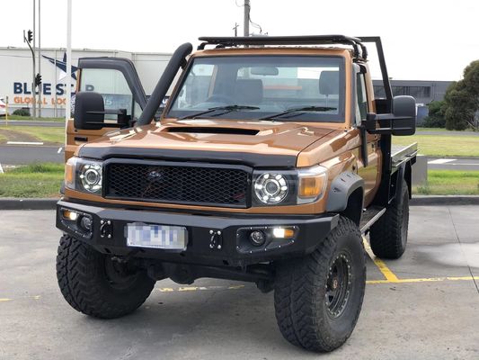 Voeg stijl en functionaliteit toe aan uw Toyota LC79 met achterbumper en banddrager