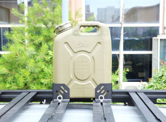 Zwart 102*100*103mm 4x4 Voertuig Buitentoebehore Metalen onderdelen Trommelhouder Olie trommelbeugel
