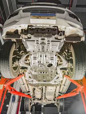Beschermende pantser brandstoftank skid plaat voor ISUZU MU-X DMAX overeenkomstige originele grootte