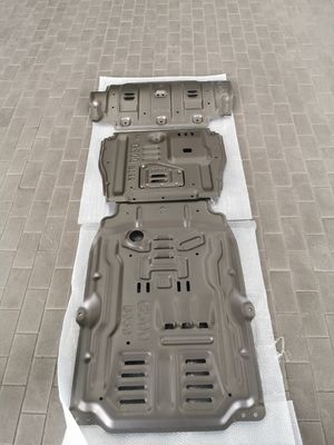 Gepersonaliseerd logo 4 * 4 Exterior Car Accessories Onderlichaamsbescherming Kit voor Landace Logo