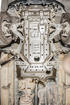 Bescherm uw Toyota Prado120-motor met een gemakkelijk te installeren chassisbeschermer en modderbeschermer